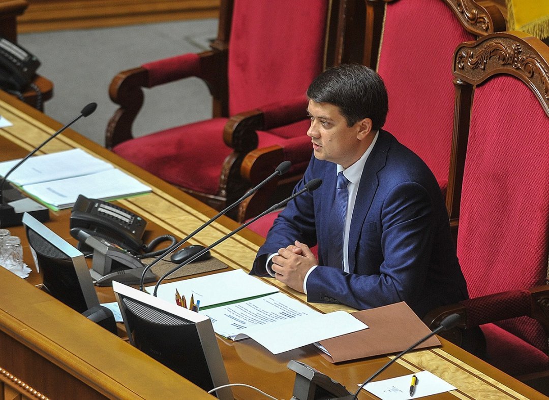 Разумков решил сложить полномочия главы партии Слуга народа