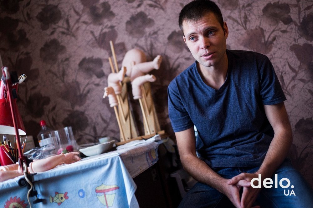 Реабілітація ляльками. Як ветеран АТО робить унікальні вироби, які купують у Сінгапурі