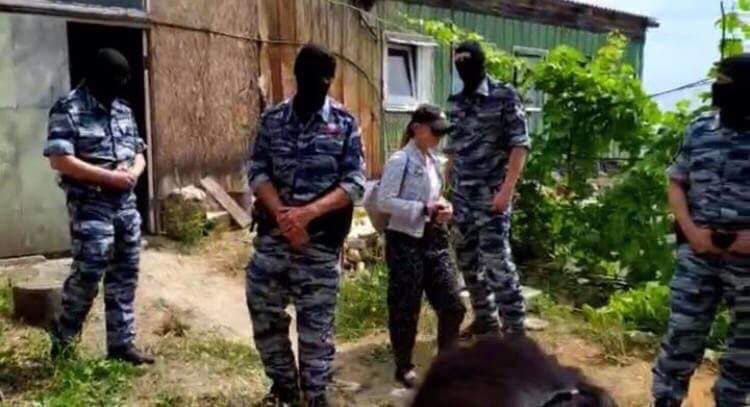 Репрессии в Крыму: появилось видео сегодняшних обысков