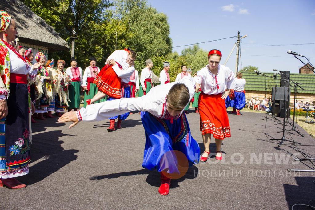 Сорочинская ярмарка проходит в Полтавской области (ФОТО, ВИДЕО)