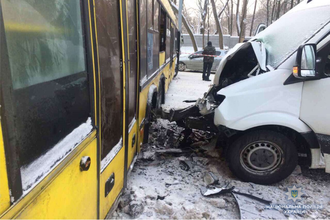 Столкновение автобуса с маршруткой под Киевом: Трое пострадавших госпитализированы