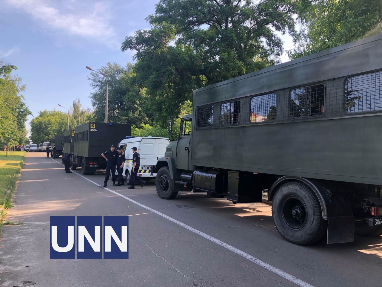 Суд избирает меру пресечения полицейским, подозреваемым в убийстве ребенка (ТРАНСЛЯЦИЯ, ФОТО)