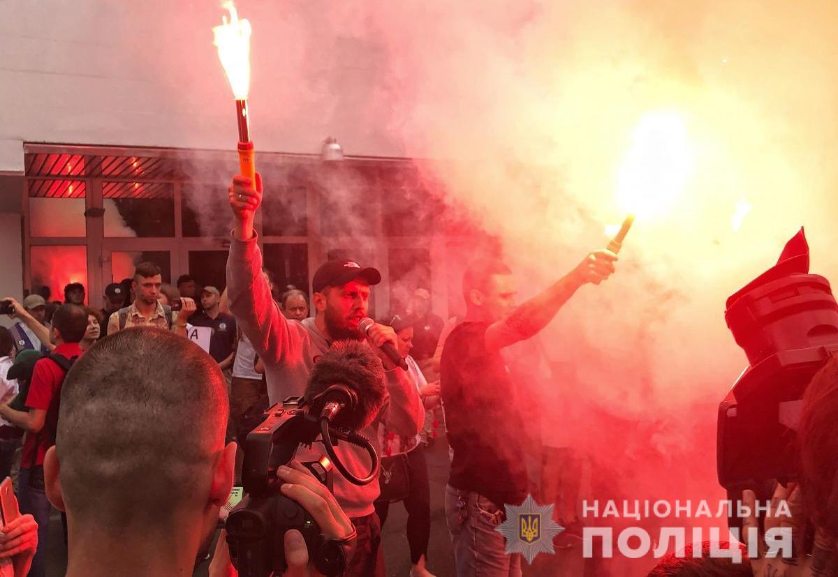 Убийство ребенка: полиция завела дело после акции протеста в Переяслав-Хмельницком (ФОТО, ВИДЕО)