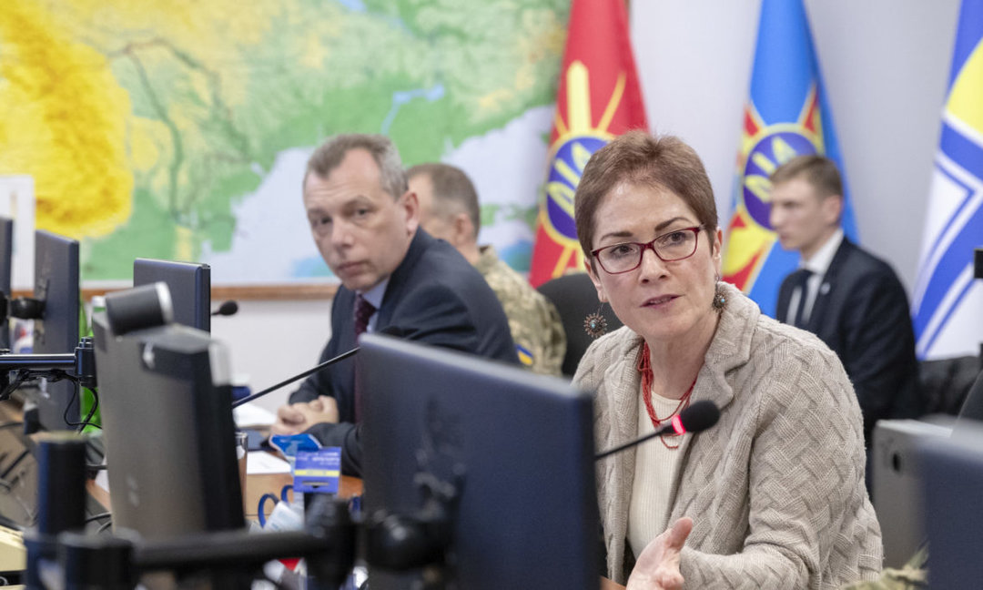 Уйдет ли посол США Мари Йованович? Зачем Украина разыгрывает американскую карту