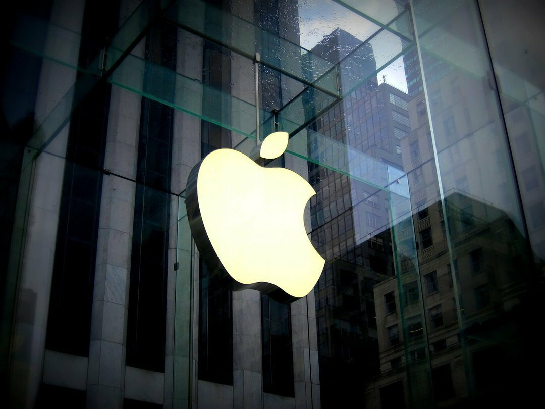 В Apple пообещали до $1 млн тем, кто найдет щели в безопасности iPhone