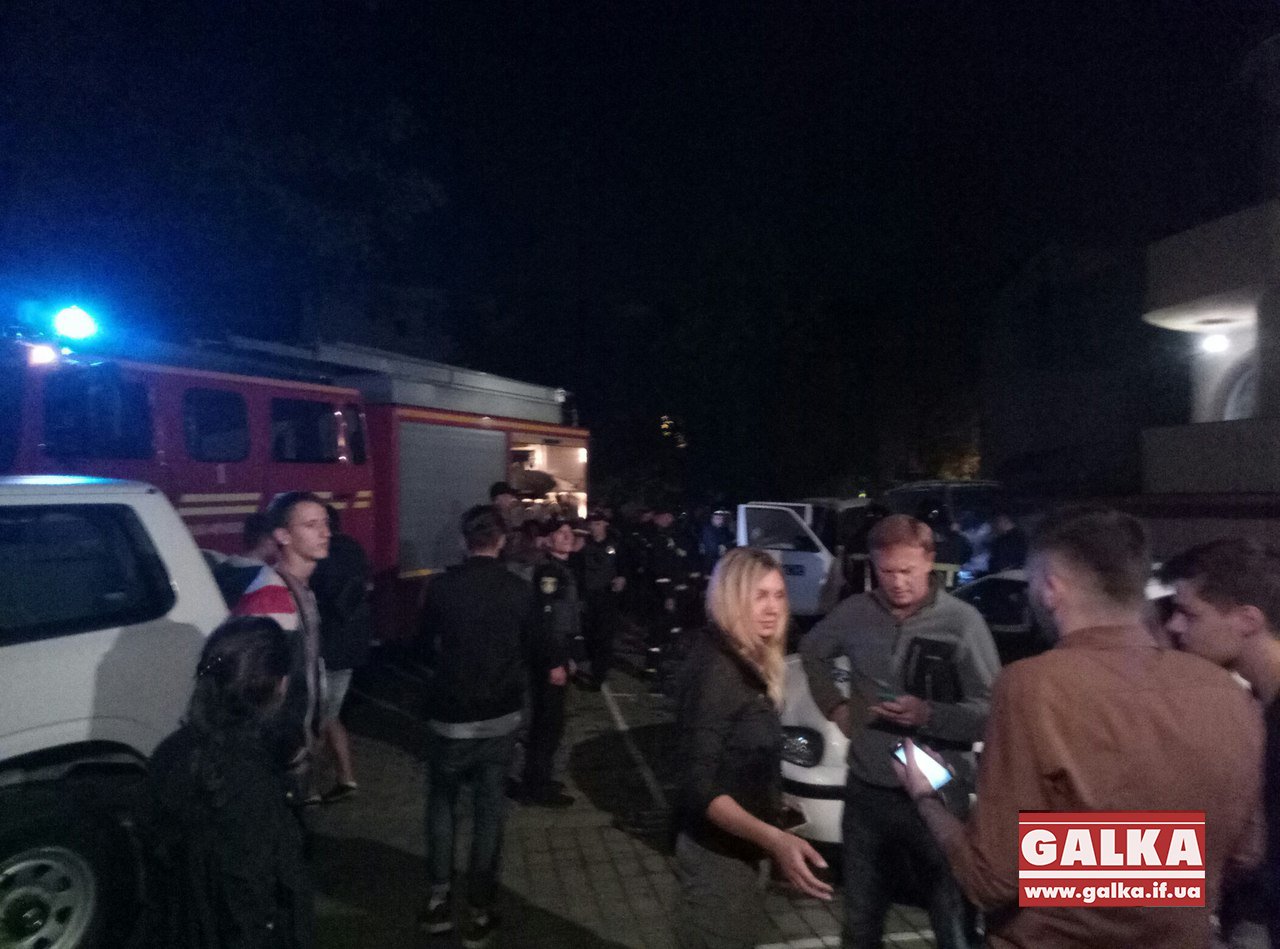 В центре Ивано-Франковска подожгли машину ОБСЕ