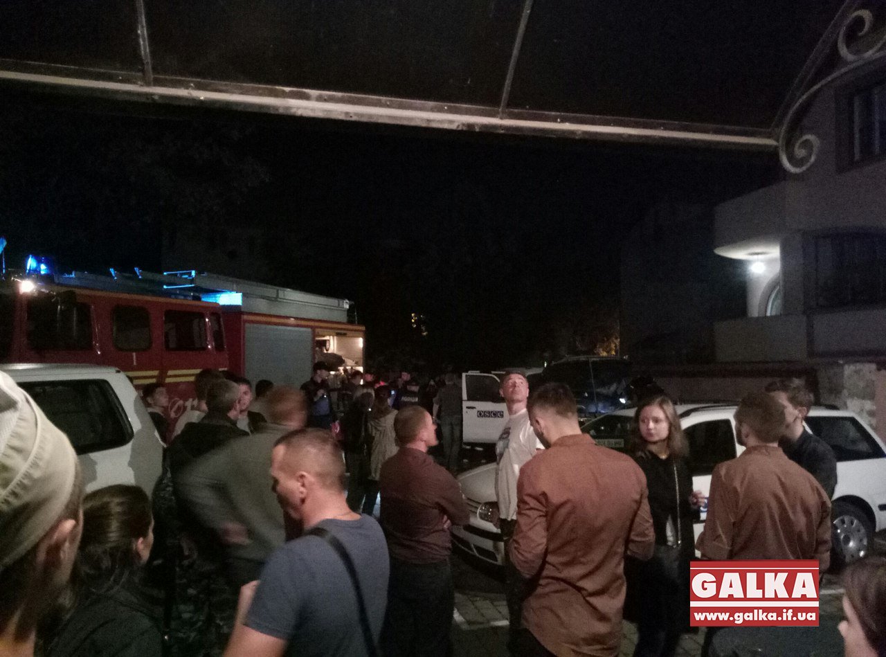 В центре Ивано-Франковска подожгли машину ОБСЕ