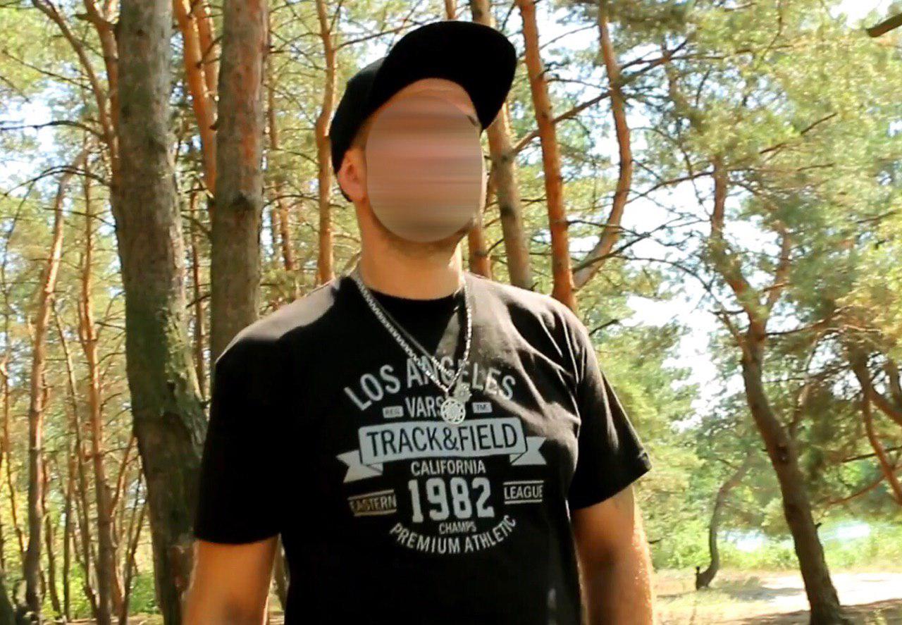 В Черкасской обл. мужчина снимал порнографические фото с участием малолетней дочери