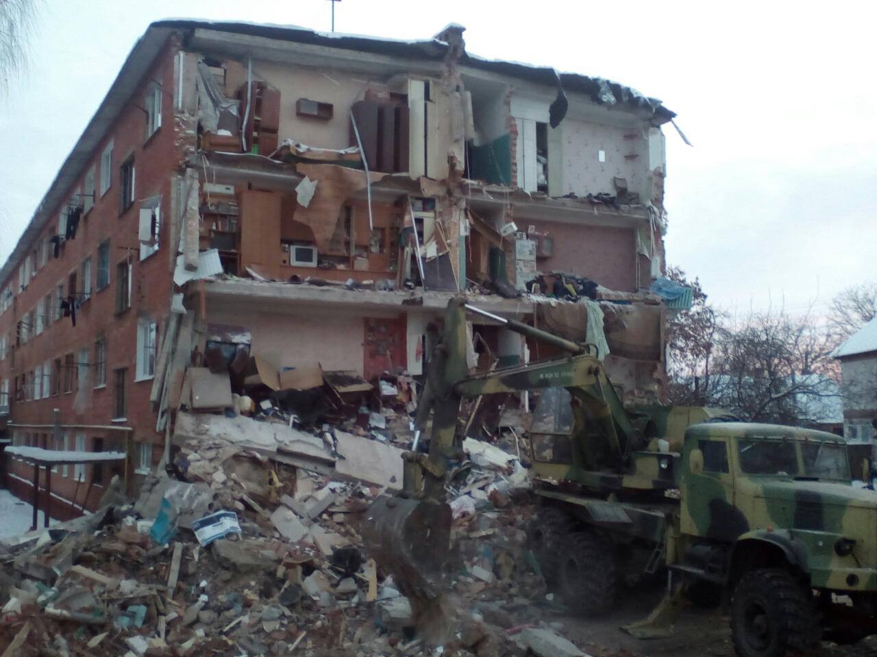 В Чернигове 85 жителей обвалившегося общежития переселили в отели
