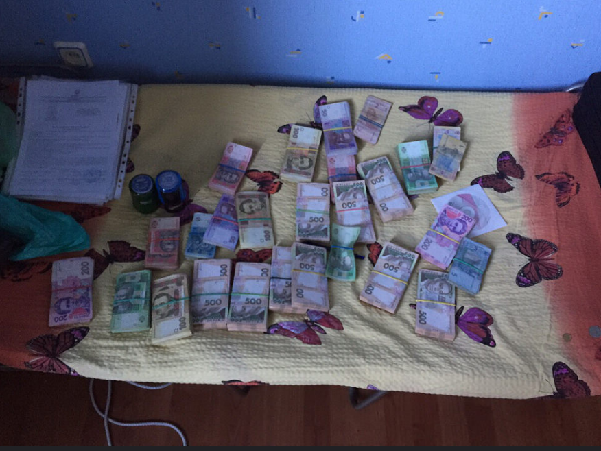 В Донецкой обл. разоблачили деятельность конвертцентра, финансировавшего боевиков