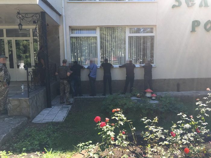 В Донецкой обл. СБУ задержала 106 уголовных авторитетов на похоронах вора в законе