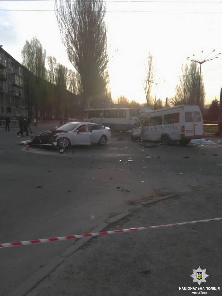 В ДТП в Кривом Роге погибли 7 человек и минимум 10 пострадали