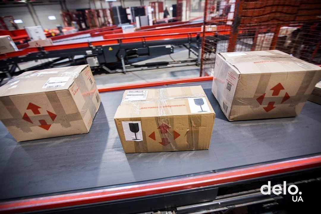 В Хмельницком открылся терминал Новой почты, способный сортировать 8500 посылок в час