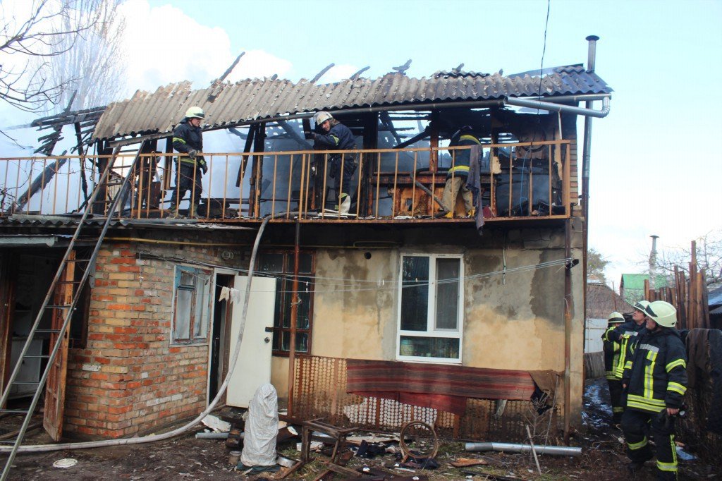 В Ирпене погасили пожар в жилом доме