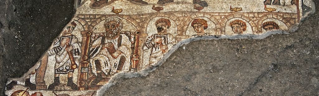 В Израиле на руинах древней синагоги нашли мозаики, посвященные сюжетам из Ветхого Завета