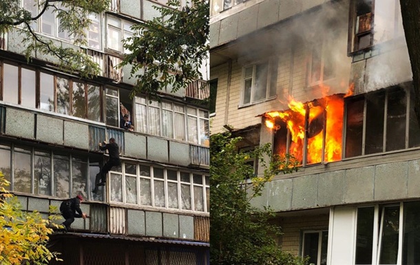 В Киеве горела многоэтажка