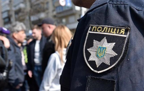 В Киеве на остановке нашли полураздетый труп