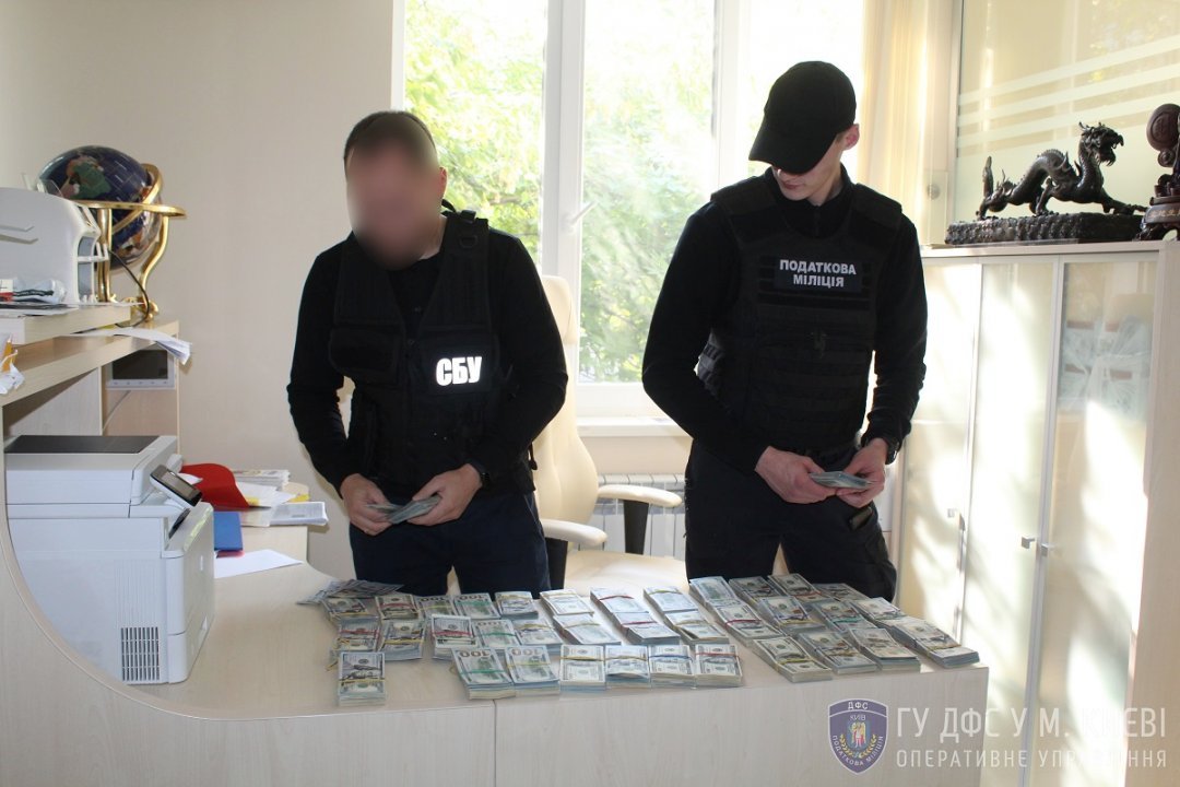В Киеве налоговики и СБУ ликвидировали центр минимизации таможенных платежей (ФОТО)