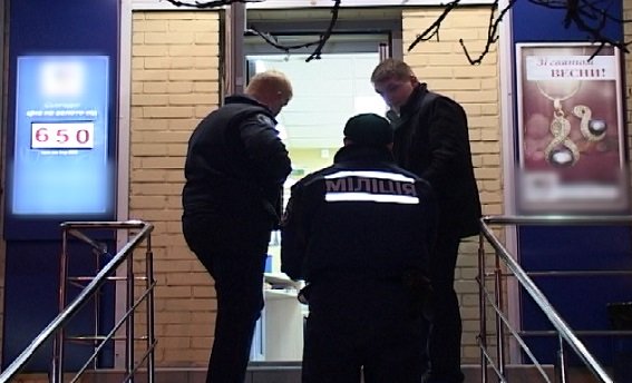 В Киеве неизвестные совершили вооруженное нападение на ювелирный магазин