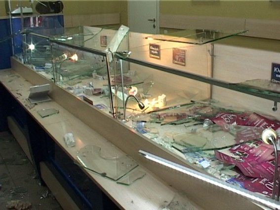 В Киеве неизвестные совершили вооруженное нападение на ювелирный магазин