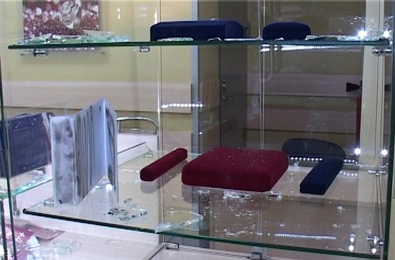 В Киеве неизвестные совершили вооруженное нападение на ювелирный магазин