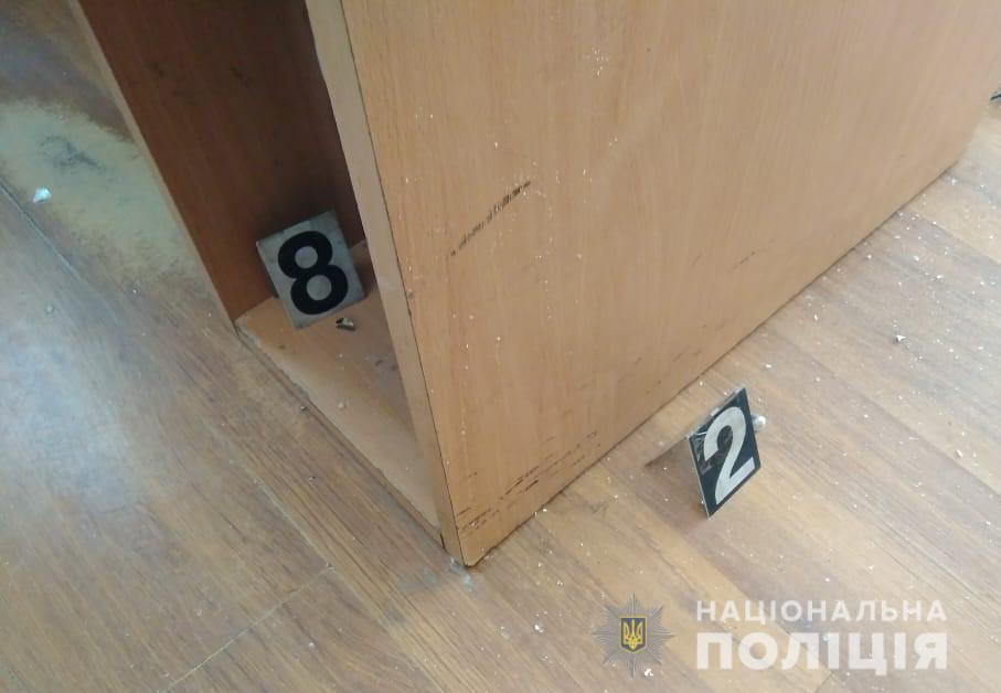 В Киеве обстреляли здание Голосеевского суда