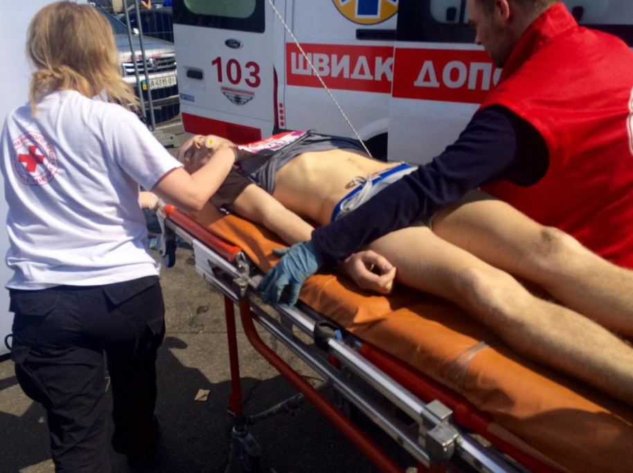 В Киеве во время марафона у участника остановилось сердце, он умер в машине скорой, - очевидец