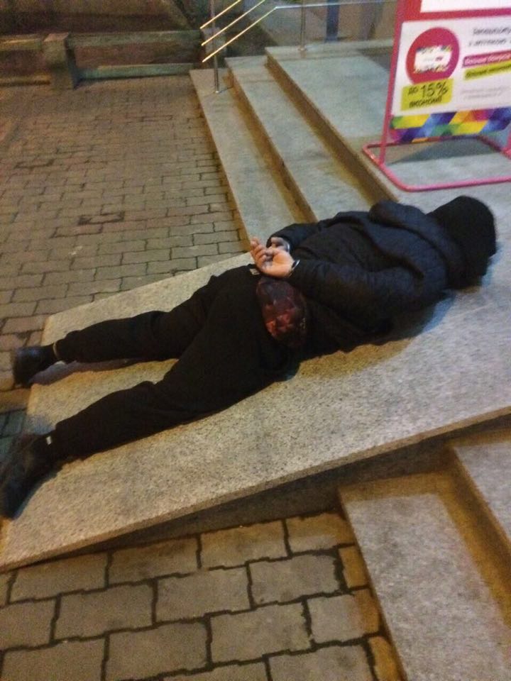 В Киеве задержали две группы мошенников, которые с помощью поддельных карточек похитили из госбанка 6 млн грн