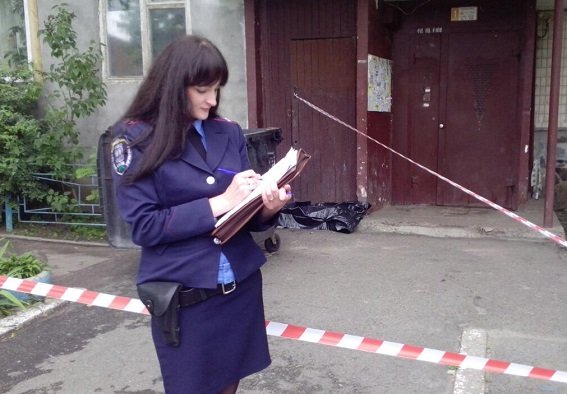 В Киеве женщина выбросила новорожденного ребенка в мусоропровод