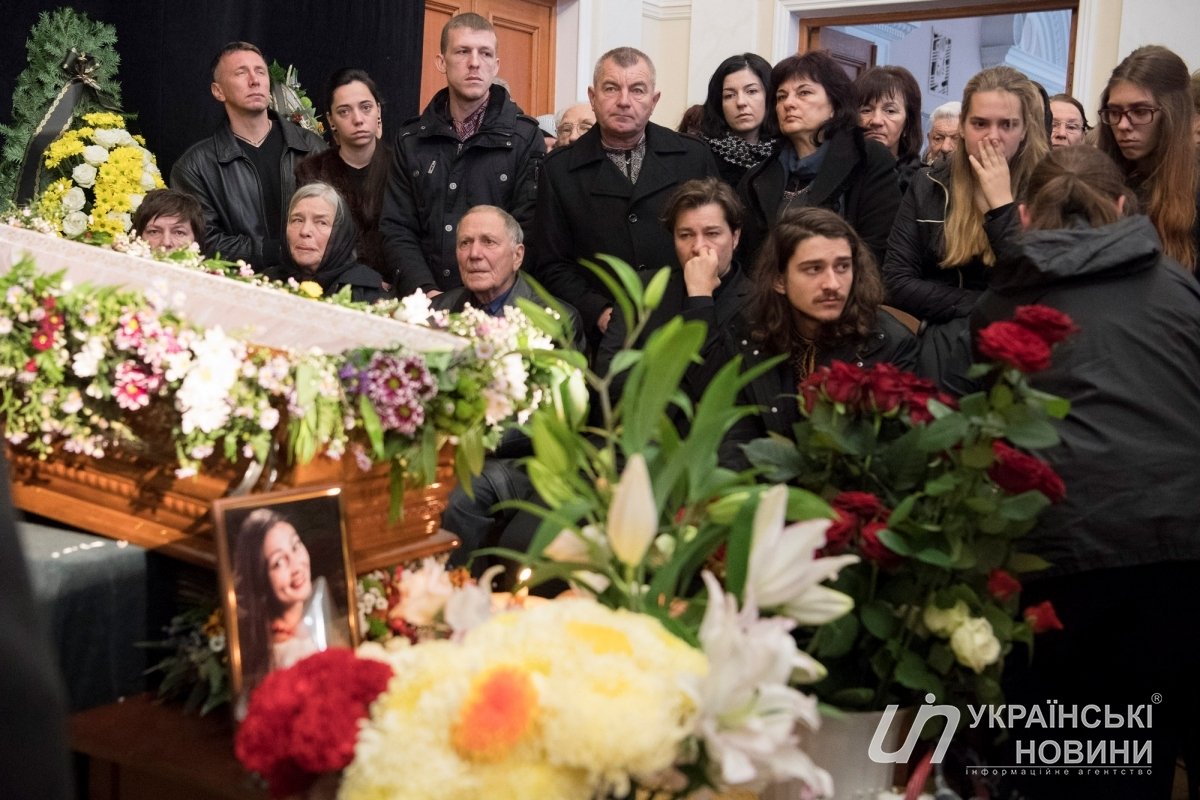 В киевском театре им. Франко попрощались с женой главы Минкульта актрисой Оксаной Батько-Нищук