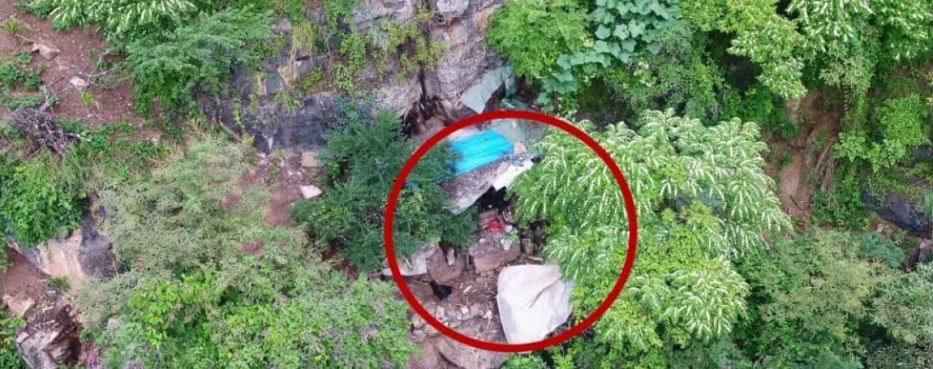 В Китае копы случайно нашли пещеру беглеца, где он скрывался 17 лет