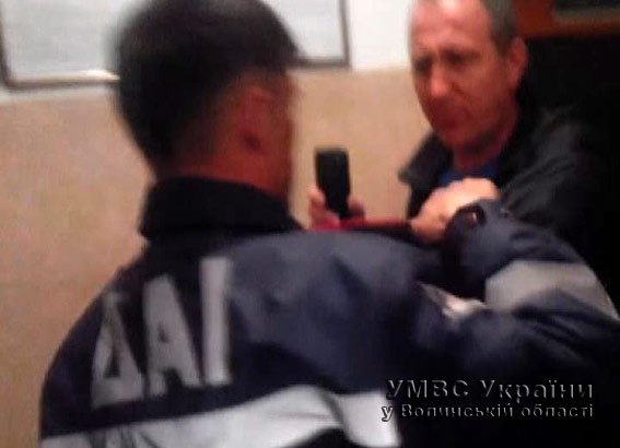 В Ковеле пьяный водитель устроил гонки и угрожал сотрудникам МВД пистолетом