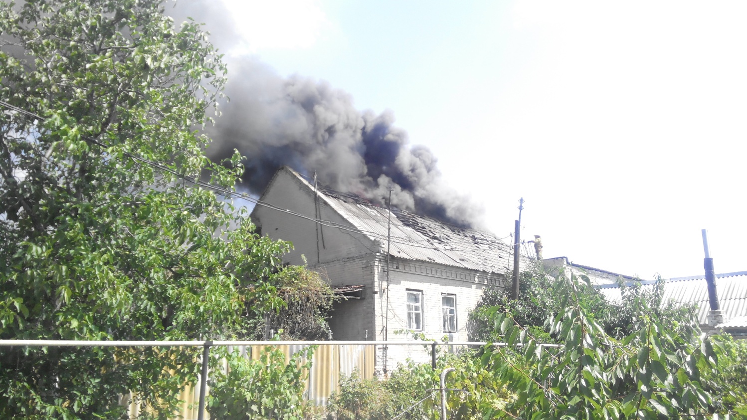 В Мелитополе спасатели ликвидировали пожар в малярном цехе