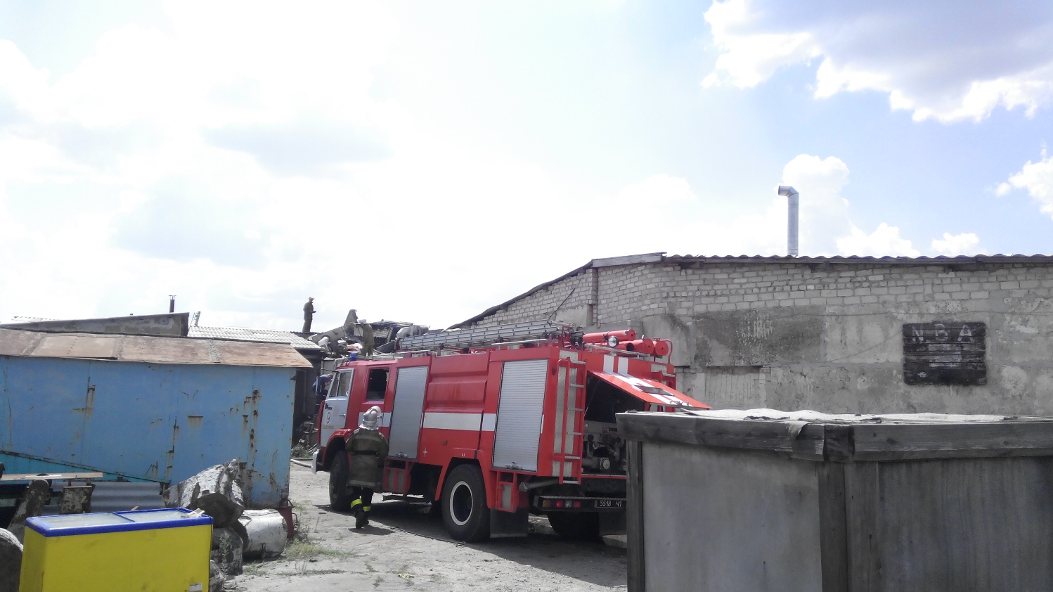 В Мелитополе спасатели ликвидировали пожар в малярном цехе