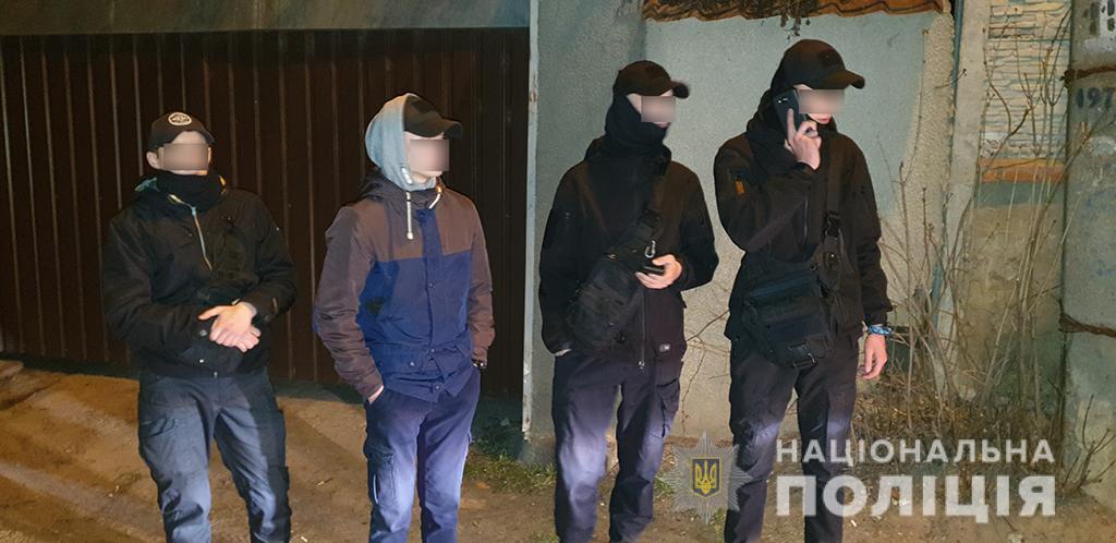 В Николаеве группа несовершеннолетних устроила драку со стрельбой (фото, видео)