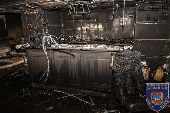 В Одессе подожгли торговый центр, пострадали 3 человека