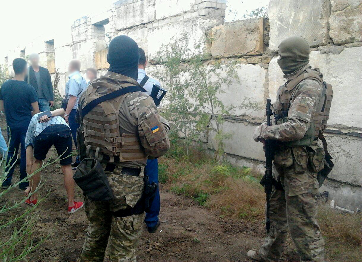 В Одессе разоблачили склад с контрабандой табака на 6 млн грн
