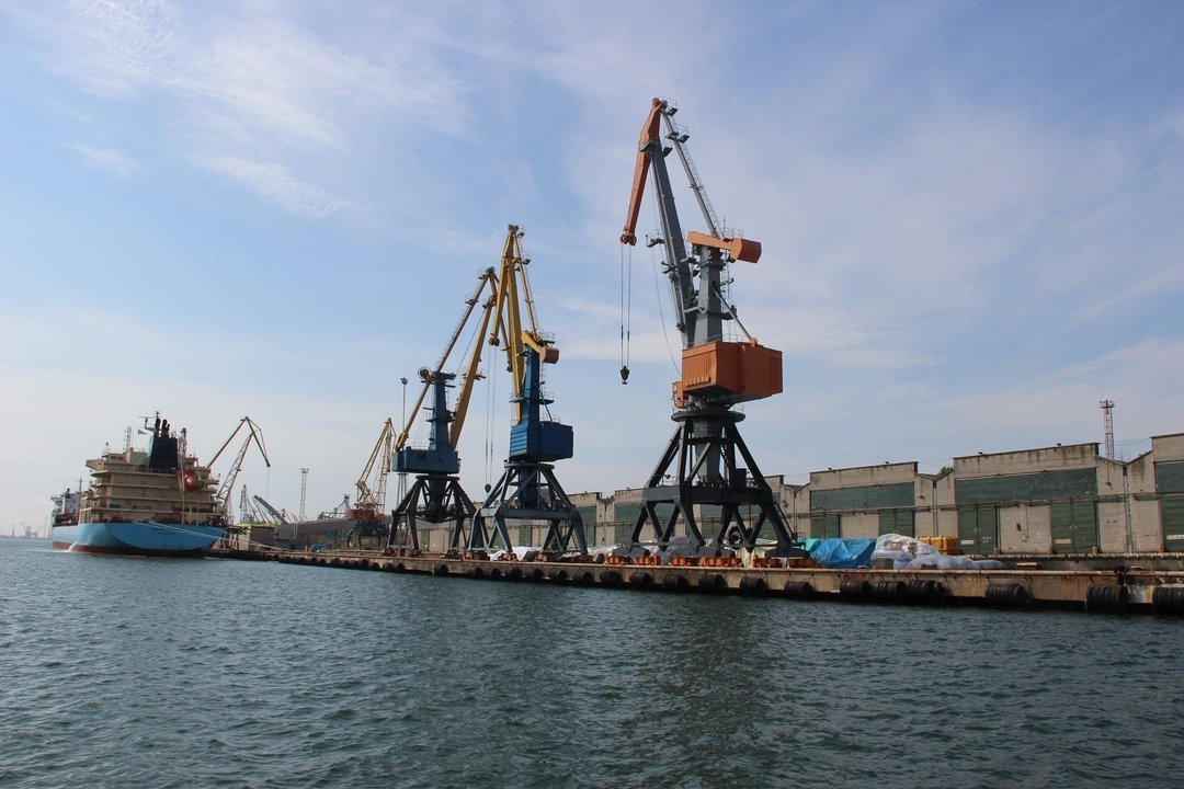 В портах Украины в Азовском море перевалка грузов упала на 50-70%