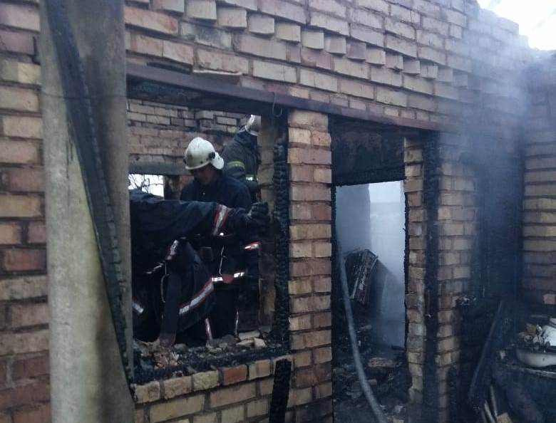 В пожаре под Киевом погибли двое малолетних детей