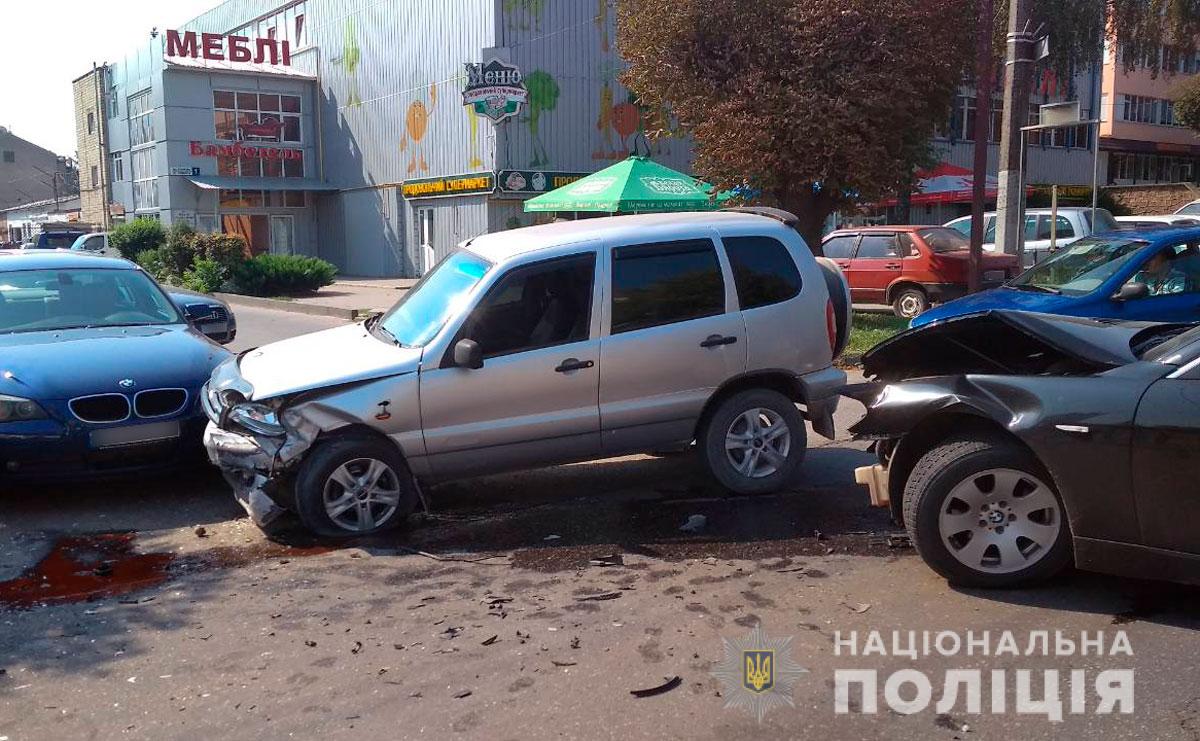 В результате тройного ДТП в Черновцах пострадали три человека, в том числе двое детей