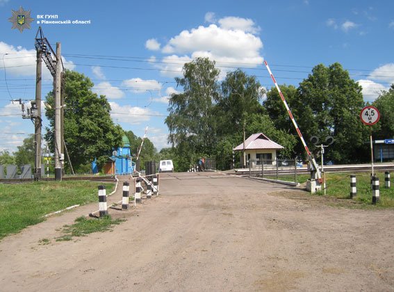 В Ровенской обл. мужчина покончил с собой, бросившись под поезд