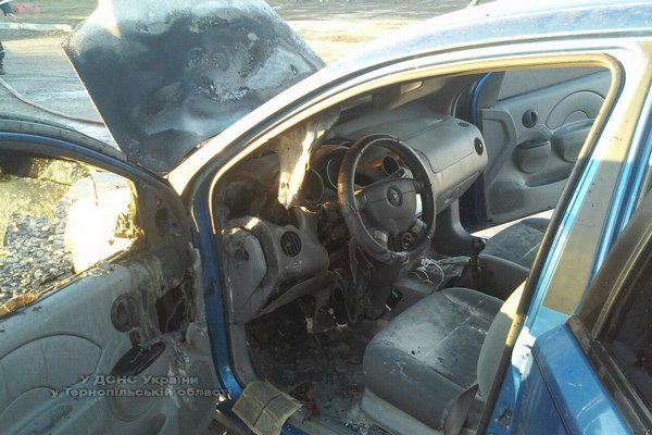 В Тернопольской обл. на заправке загорелся автомобиль