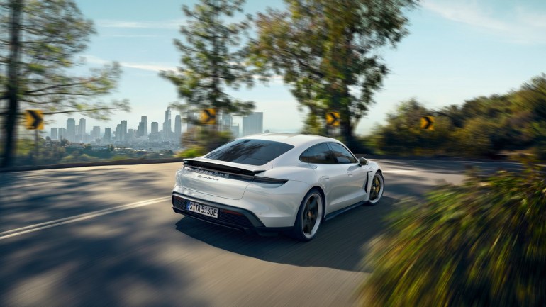 В Украине начали продавать электрокары Porsche стоимостью от 3,7 млн грн (ФОТО, ВИДЕО)
