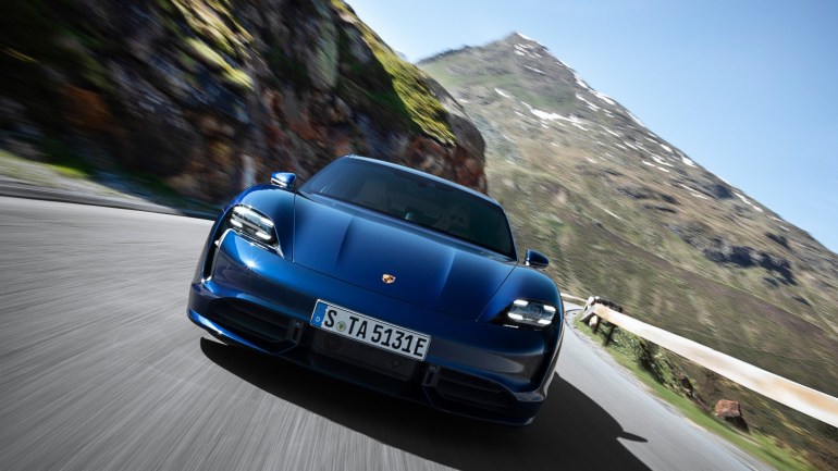 В Украине начали продавать электрокары Porsche стоимостью от 3,7 млн грн (ФОТО, ВИДЕО)