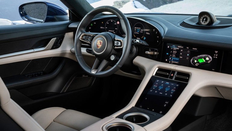 В Украине начали продавать электрокары Porsche стоимостью от 3,7 млн грн (ФОТО, ВИДЕО)