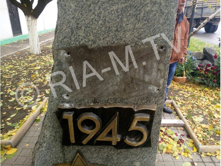 В Запорожской обл. вандалы ночью повредили два памятника