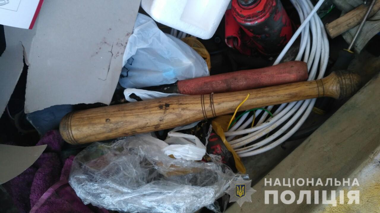 Выборы в Коростышеве «охраняли» вооруженные молодые люди (ФОТО)