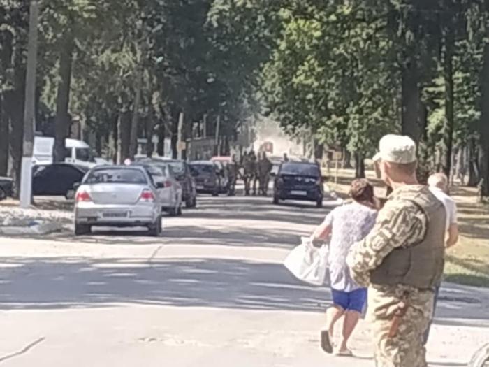 Взрывы в Калиновке: местные жители прячутся в подвалах (ФОТО, ВИДЕО)