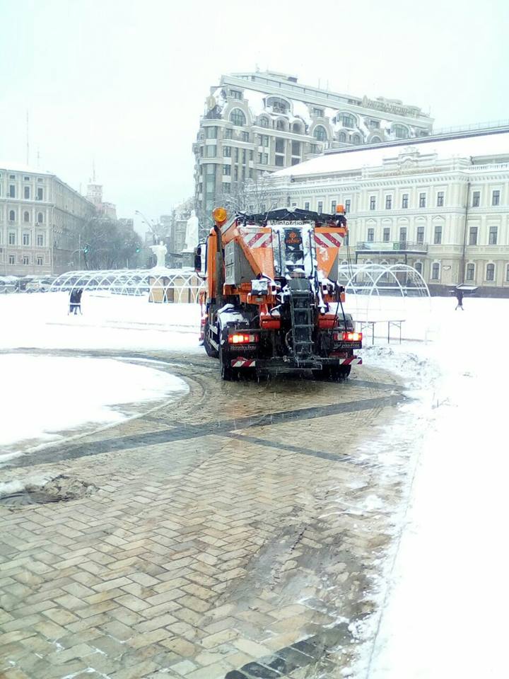 За работой снегоуборочной техники в Киеве можно следить на интерактивной карте