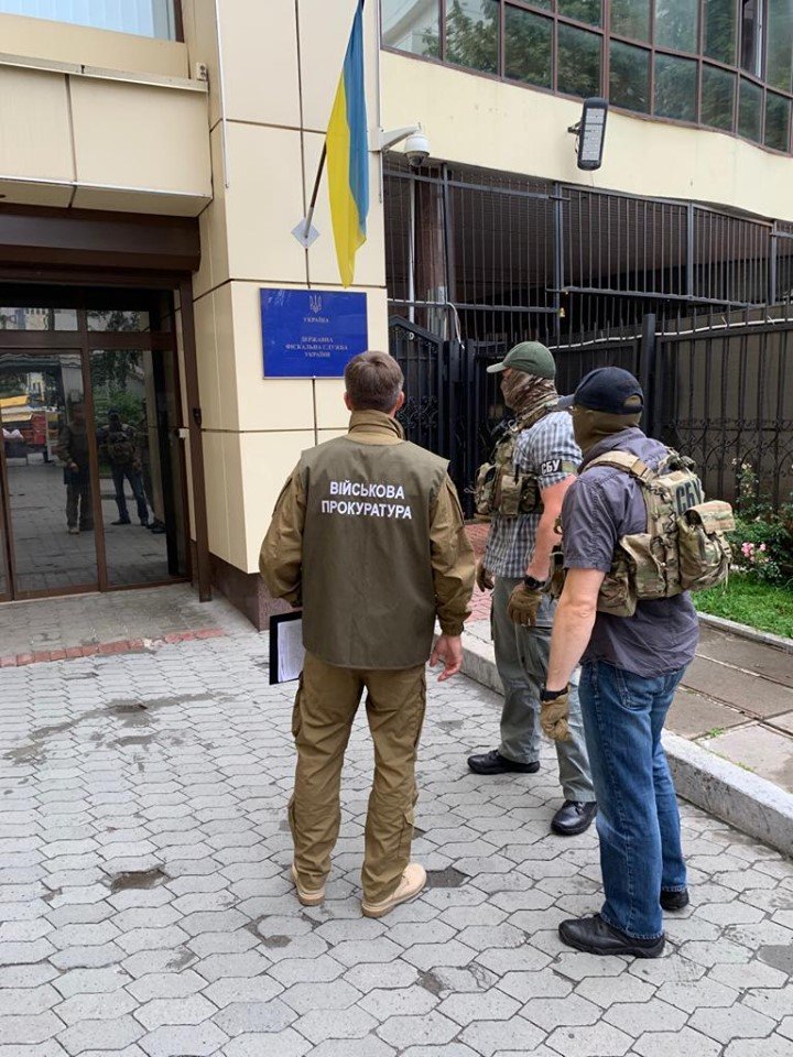 СБУ проводит обыски в Кабмине, ГФС, ГПС и Спецтехноэкспорте из-за хищения более 6 млн долларов